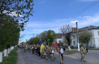 На Волині прощалися з загиблим воїном Олександром Каленюком На-Волині-прощалися-з-загиблим-воїном-Олександром-Каленюком