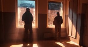 В Україні виходить фільм «Втомлені», що порушує тему ПТСР у ветеранів «Масштаб-усвідомив,-одягнувши-форму»-Юрій-Дунай-про-дебютний-фільм-«Втомлені»,-ПТСР-та-прірву-між-фронтом.