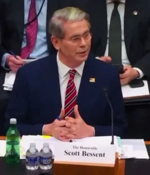 США-посилюють-економічний-тиск-на-Іран-через-нафтову-галузь-–-Бессент
