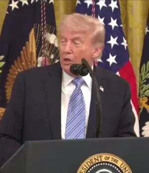 Трамп-відмовився-підтвердити,-чи-діє-припинення-вогню-з-Іраном-на-тлі-інцидентів-в-Ормузькій-протоці