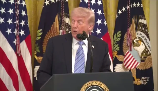 Трамп не підтвердив чинність перемир’я з Іраном після інцидентів у Ормузькій протоці Трамп-відмовився-підтвердити,-чи-діє-припинення-вогню-з-Іраном-на-тлі-інцидентів-в-Ормузькій-протоці