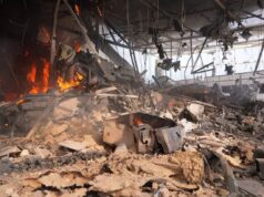 Вибухи у Запоріжжі: російські атаки призвели до жертв та руйнувань РФ вдарила КАБами по Запоріжжю: спалахнули пожежі, є загиблий