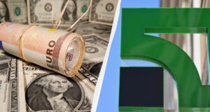 У “ПриватБанку” змінився курс валют: скільки коштують долар і євро сьогодні У-“ПриватБанку”-змінився-курс-валют:-скільки-коштують-долар-і-євро-сьогодні