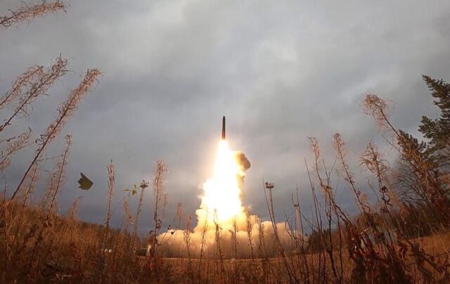 Росія закриває полігон “Кура” для випробувань ракет напередодні параду в Москві Росія розпочинає випробування ракет, які можуть нести ядерний заряд