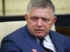 Польща готова пробачити Фіцо візит до Росії за умови підтримки України Сікорський назвав умову, за якої Польща пробачить Фіцо візит до Росії