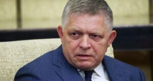 Польща готова пробачити Фіцо візит до Росії за умови підтримки України Сікорський назвав умову, за якої Польща пробачить Фіцо візит до Росії