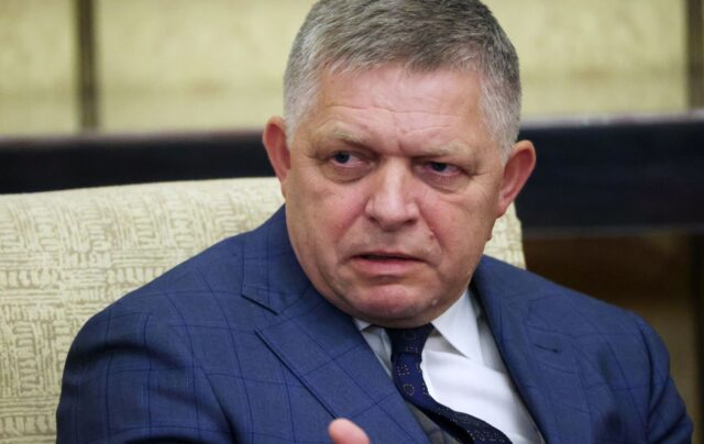 Польща готова пробачити Фіцо візит до Росії за умови підтримки України Сікорський назвав умову, за якої Польща пробачить Фіцо візит до Росії