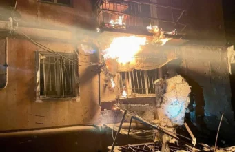 Нічна атака на Дніпро: поранено людину, пошкоджено будівлі Нічна-атака-на-Дніпро:-поранено-людину-та-пошкоджено-багатоповерхівку