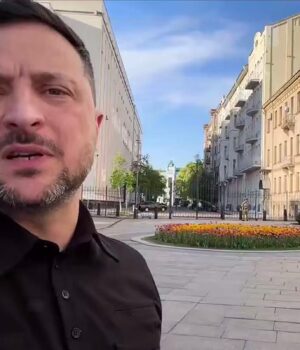 Україна-не-рекомендує-представникам-іноземних-держав-бути-в-Москві-в-ці-дні,-–-Зеленський