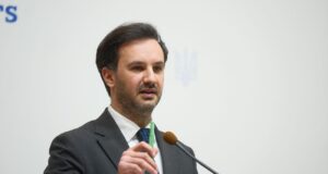 Ушаков висунув ультиматум щодо мирних переговорів з Україною “Обмовка за Фрейдом”: МЗС упіймало помічника Путіна на брехні щодо миру з Україною