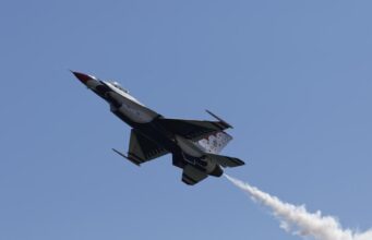 У США вирішили відновити списані літаки F-14 Tomcat з пустелі Арізони У-США-вирішили-відновити-списані-літаки-f-14-tomcat-з-пустелі-Арізони