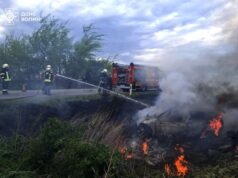 Біля Луцька автомобіль з’їхав у кювет і загорівся Біля-Луцька-автомобіль-з’їхав-у-кювет-і-загорівся