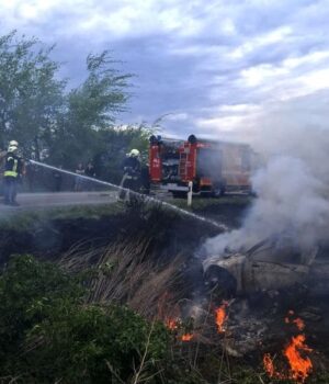 Біля-Луцька-автомобіль-з’їхав-у-кювет-і-загорівся