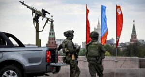 Зеленський про порушення Росією перемир’я: понад 140 обстрілів українських позицій Росія-зірвала-власне-«перемир’я»-–-Зеленський.-Чи-завдасть-Україна-удару-по-параду-в-Москві?