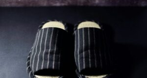 Як випрати капці вдома: прості методи для свіжого запаху і чистого вигляду Як випрати-капці-вдома:-прості-методи-для-свіжого-запаху-і чистого-вигляду
