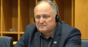 Лікар з Маріуполя розповів про роботу під час блокади на Європарламенті «Тіла-у-декілька-шарів»:-керівник-маріупольської-лікарні-виступив-у-Європарламенті