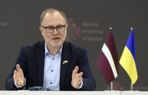 Міністр оборони Латвії подав у відставку після атаки дронів Глава Міноборони Латвії подав у відставку через дрони, які порушили повітряний простір