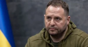 Єрмак після суду запевнив, що не планує тікати з України Єрмак після суду запевнив, що не планує тікати з України