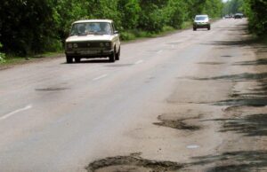 Поточний ремонт доріг в Україні припиниться 1 червня, оскільки уряд не виділив коштів, – Максим... Поточний-ремонт-доріг-в-Україні-припиниться-1-червня,-оскільки-уряд-не-виділив-коштів,-–-Максим.