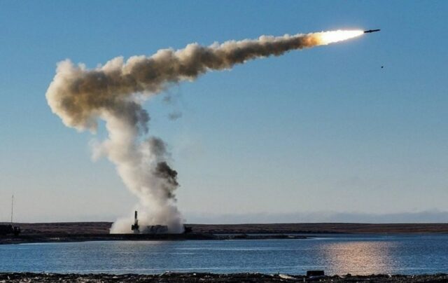 Російські атаки дронів: новий етап загрози для України РФ почала тривалий удар по Україні: після дронів буде багато ракет, названо цілі