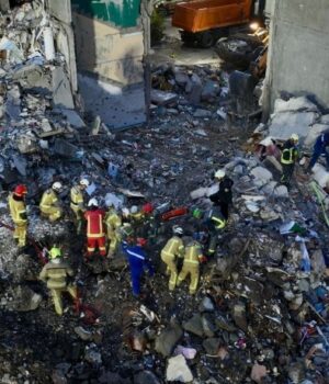 У Києві вже 16 жертв російського удару, але пошуки досі тривають