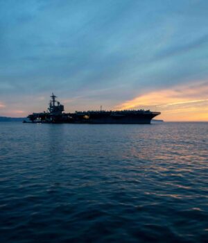 Захист-велетня:-як-uss-abraham-lincoln-бачить-загрози,-залишаючись-“сліпим”