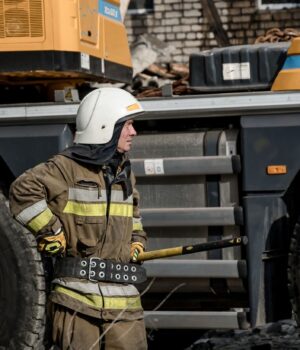 Кількість загиблих внаслідок удару по Києву зросла до 21, пошуки тривають