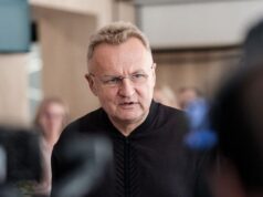 Мера Садового у Львові облили невідомою рідиною — що каже поліція Мера-Садового-у Львові-облили-невідомою-рідиною —-що каже-поліція