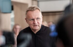Мера Садового у Львові облили невідомою рідиною — що каже поліція Мера-Садового-у Львові-облили-невідомою-рідиною —-що каже-поліція