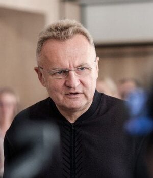 Мера-Садового-у Львові-облили-невідомою-рідиною —-що каже-поліція Мера-Садового-у Львові-облили-невідомою-рідиною —-що каже-поліція