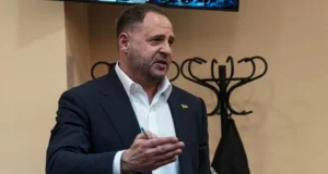 Адвокат заявив, що заставу за Єрмака могли вже зібрати повністю Адвокат заявив, що заставу за Єрмака могли вже зібрати повністю
