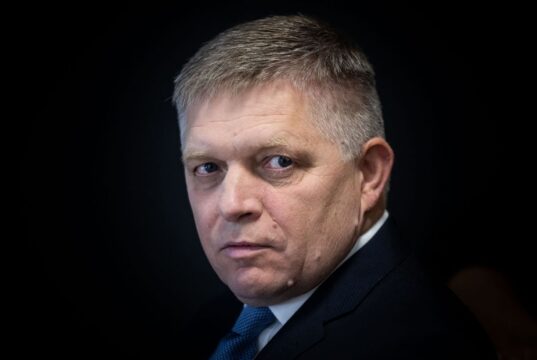 Словаччина закликає до діалогу з Росією: прем’єр Фіцо про переговори з Путіним Фіцо хоче бачити на переговорах Європи з Путіним “знавця російської душі”