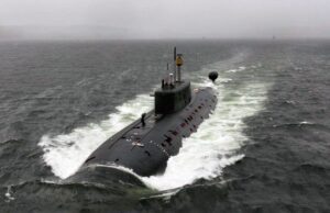 Російський флот вживає заходів для захисту підводних човнів від атак дронів РФ рятує свої атомні субмарини від дронів ЗСУ за допомогою сіток (фото)
