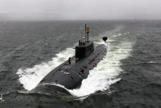 Російський флот вживає заходів для захисту підводних човнів від атак дронів РФ рятує свої атомні субмарини від дронів ЗСУ за допомогою сіток (фото)
