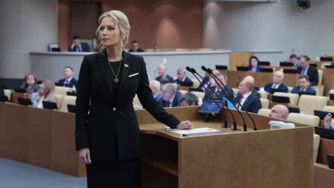 Яна Лантратова призначена новим омбудсменом з прав людини в Росії: контекст та звинувачення Нову-омбудсменку-РФ-чекає-суд-за-воєнні-злочини-проти-України.-Хто-така-Лантратова?