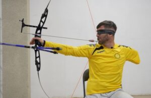 Ветеран Іван Роман: від поранення до стрільби з лука для незрячих Влучає-у-«десятку»-наосліп.-Як-ветеран-після-поранення-опанував-стрільбу-з-лука