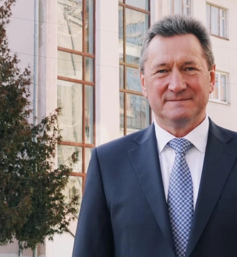 Волинський виш платить сотні тисяч роялті своєму ректору Волинський-виш-платить-сотні-тисяч-роялті-своєму-ректору