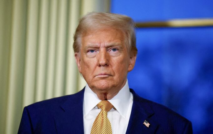 Трамп попередив Іран про наслідки відсутності угоди з США Трамп пригрозив Ірану “важкими часами”, якщо Тегеран не укладе угоду
