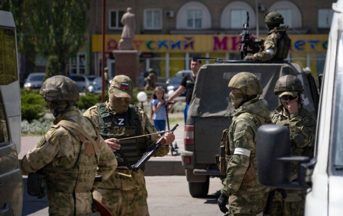 Російські силовики вилучають мисливську зброю на окупованих територіях Запоріжжя Окупанти відбирають мисливську зброю у жителів ТОТ Запоріжжя, – ЦНС