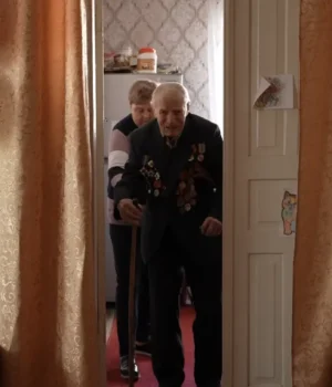 Сторічний ветеран щомісяця донатить ЗСУ з власної пенсії (відео)