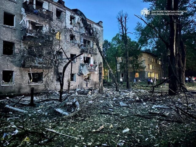 РФ атакувала Дніпро ракетами і дронами: зруйновані будинки, багато поранених РФ-атакувала-Дніпро-ракетами-і-дронами:-зруйновані-будинки,-багато-поранених