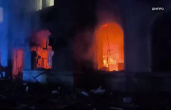 Кількість поранених у Дніпрі після ракетного удару зросла до дев’яти Кількість-поранених-після-ракетного-удару-по-Дніпру-зросла-до-дев’яти,-серед-них-дитина
