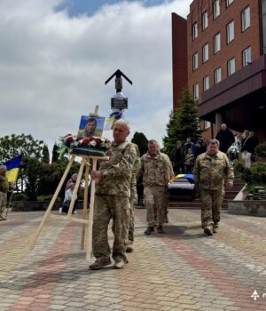 Нововолинська-громада-віддала-попрощалася-з-загиблим-воїном-–-Олександром-Грабовим