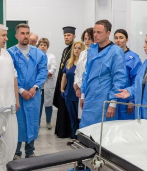 Нові-операційні-та-лабораторія-після-капремонту:-мер-Білоусов-відкрив-оновлений-корпус-лікарні-швидкої-допомоги-у.