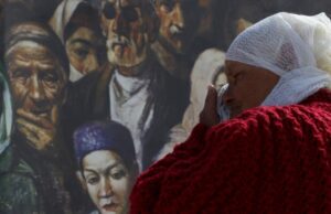 В Україні вшанували пам’ять жертв геноциду кримськотатарського народу: 82 роки з дня депортації 82-і-роковини-«сюрґюнліку».-Чому-справа-про-геноцид-кримських-татар-не-дійшла-до-суду?