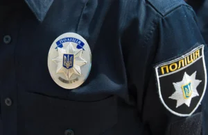 Стрілянина в Києві: чоловік забарикадувався у квартирі У-Києві-чоловік-влаштував-стрілянину,-а-потім-зачинився-у-квартирі.-Із-стрілком-ведуть-перемовини