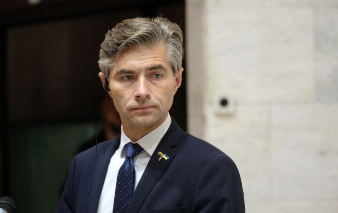 Литва попереджає про загрози з боку Росії: НАТО готове до відповіді НАТО має засоби, щоб зрівняти з землею бази Росії в Калінінграді, – глава МЗС Литви