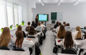 “Скоротилася вп’ятеро”: в МОН назвали кількість іноземних студентів в Україні “Скоротилася-вп’ятеро”:-в-МОН-назвали-кількість-іноземних-студентів-в-Україні