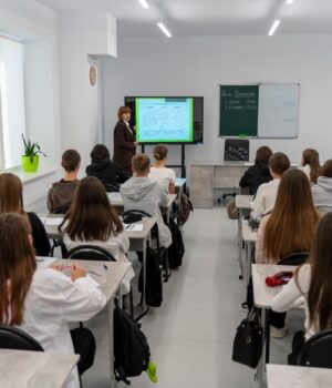 “Скоротилася-вп’ятеро”:-в-МОН-назвали-кількість-іноземних-студентів-в-Україні