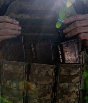 Нові деталі справи про “бронежилети Міндіча”: продаж не підтверджено Продані чи на складі? Що не так із гучною заявою ТСК щодо “бронежилетів Міндіча”